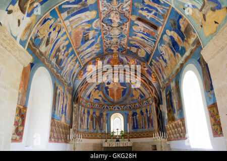 Romanische Wandmalereien in der Schwedischen Kirche Stockfoto