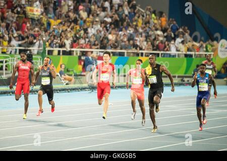 Rio De Janeiro, Brasilien. 19. August 2016. Aska Cambridge (JPN), Usain Bolt (JAM) Leichtathletik: 4100 m Männer Staffel Finale im Olympiastadion während der Rio 2016 Olympischen Spiele in Rio De Janeiro, Brasilien. Bildnachweis: Enrico Calderoni/AFLO SPORT/Alamy Live-Nachrichten Stockfoto