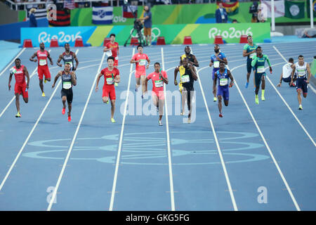 Rio De Janeiro, Brasilien. 19. August 2016. (L, R) Aska Cambridge (JPN), Usain Bolt (JAM) Leichtathletik: 4100 m Männer Staffel Finale im Olympiastadion während der Rio 2016 Olympischen Spiele in Rio De Janeiro, Brasilien. Bildnachweis: Koji Aoki/AFLO SPORT/Alamy Live-Nachrichten Stockfoto