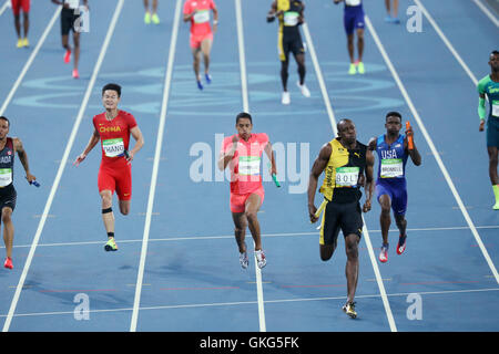 Rio De Janeiro, Brasilien. 19. August 2016. (L, R) Aska Cambridge (JPN), Usain Bolt (JAM) Leichtathletik: 4100 m Männer Staffel Finale im Olympiastadion während der Rio 2016 Olympischen Spiele in Rio De Janeiro, Brasilien. Bildnachweis: Koji Aoki/AFLO SPORT/Alamy Live-Nachrichten Stockfoto