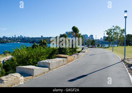 Sydney, Australien. 21. August 2016. Barangaroo Reserve genießt seit Eröffnung des ersten Geburtstags-Party. Die Geburtstags-Party enthalten viele Activetivies / Leistungen einschließlich eine Willkommen an Land, Sydneys Childrens Chior Leistung, wechselnde Musikdarbietungen, Orientierungslauf, pop-up-Naturspielplatz und Bildhauerei am Barangaroo. Abgebildet ist die Barangaroo Reserve-Bereich. Bildnachweis: Mjmediabox / Alamy Live News Stockfoto