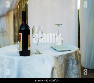 Schönes Foto von der jüdischen Hupa, Hochzeit Putdoor. Stockfoto