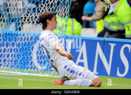 Leeds United Marcus Antonsson feiert erzielte sein erste Tor von Seiten des Spiels während der Himmel Bet Meisterschaftsspiel im Hillsborough-Stadion, Sheffield. Stockfoto