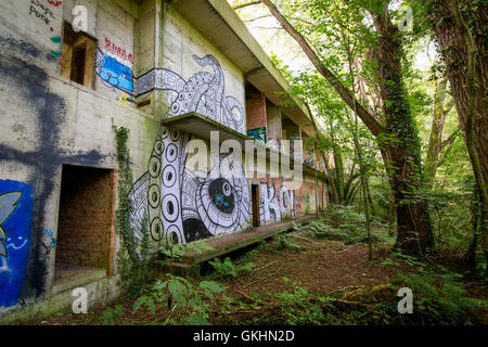 Graffiti auf einem verlassenen nie fertiggestellte Gebäude in Belgien, Europa Stockfoto