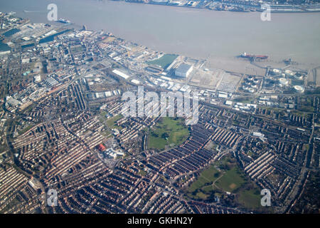 Luftaufnahme von Birkenhead, Docks und Straße layout Stockfoto