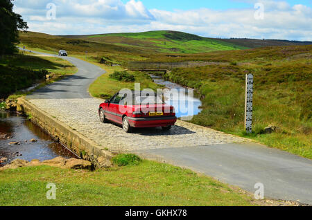 Wheeldale Straße Ford überqueren Rutmoor Beck außerhalb Pickering North Yorkshire England UK Stockfoto