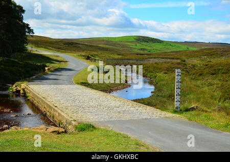 Wheeldale Straße Ford überqueren Rutmoor Beck außerhalb Pickering North Yorkshire England UK Stockfoto