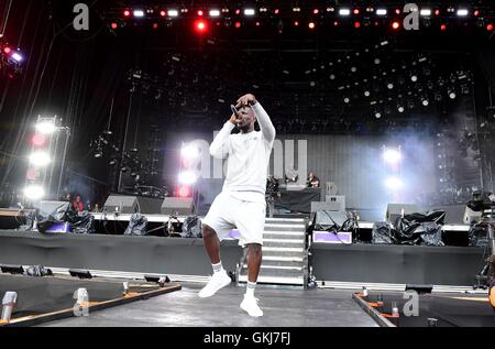 Stormzy führt auf der Virgin Media Bühne beim V Festival im Hylands Park in Chelmsford, Essex. Stockfoto