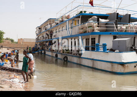 Ein Comanav (Compagnie Malienne de Navigation) in Korioumé, Timbuktu Hafen Fähre Stockfoto