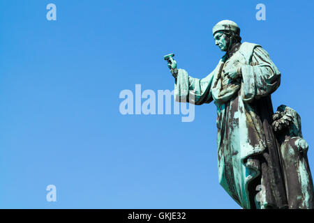 Laurens Janszoon Coster-Statue am Grote Markt Marktplatz im Zentrum von Haarlem, Holland, Niederlande Stockfoto