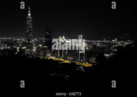 Blick auf den Xinyi Bezirk vom Elefantenberg aus Stockfoto