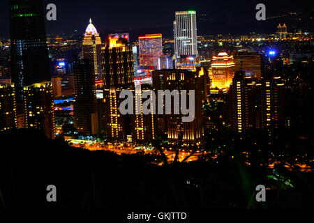 Blick auf den Xinyi Bezirk vom Elefantenberg aus Stockfoto