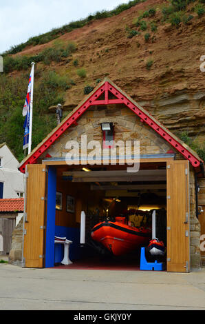 Die RNLI B Klasse Rettungsboot stationiert Staithes, North Yorkshire, England, UK Stockfoto