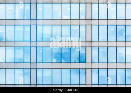 Fragment der Glasfassade in das Bürogebäude Stockfoto