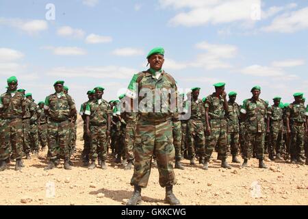 Afrikanische Union Truppen, die Zugehörigkeit zu den äthiopischen Kontingent der AMISOM stehen in Bildung im Rahmen einer Feierstunde am 17. Februar willkommen Belet Weyne, Somalia, Äthiopien. AU UN IST Foto / Ilyas A. unterstützt Stockfoto