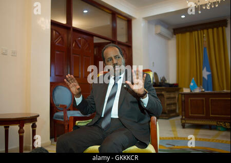 Somalias Präsident Hassan Sheikh Mohamud spricht am 29. Juni 2015 an die Nation und markiert 55 Jahre somalischer Unabhängigkeit. Seine Rede konzentrierte sich auf die Fortschritte und Herausforderungen, denen das Land auf seinem Weg zu Frieden und Entwicklung gegenübersteht. Stockfoto