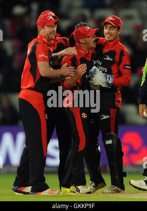 Durham-Jets-Spieler feiern nach Northamptonshire Steelbacks' Richard Levi tagsüber NatWest T20 Blast Finale bei Edgbaston, Birmingham abgelaufen ist. Stockfoto