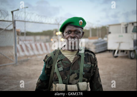 Soldaten in der ugandischen Menschen Defence Force bereiten verlassen Somalia am 18. Mai nach 13 Monaten im Land stationiert. Die Soldaten, die Kampfgruppe 9 + gemacht, hatte Reservisten in die ugandische Armee gewesen wird speziell auf dienen in der Mission der Afrikanischen Union in Somalia aufgerufen. AU UN IST FOTO / TOBIN JONES. Stockfoto