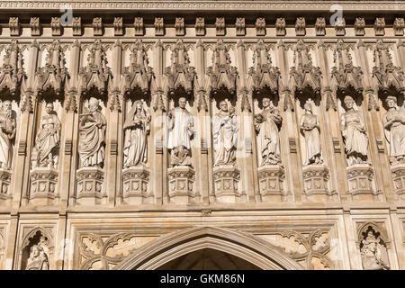Westfassade der Westminster Abbey in London, Großbritannien Stockfoto