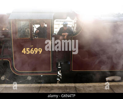 London Victoria Station: The Golden Age of Steam, LMS Jubilee Klasse 5699 Galatea August 2016 Stockfoto