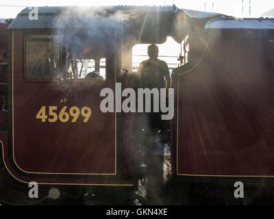 London Victoria Station: The Golden Age of Steam, LMS Jubilee Klasse 5699 Galatea August 2016 Stockfoto