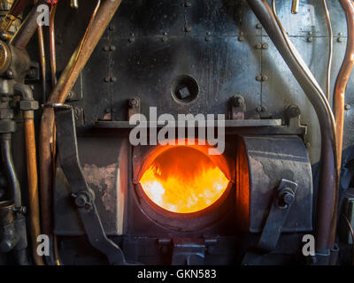 London Victoria Station: The Golden Age of Steam, LMS Jubilee Klasse 5699 Galatea August 2016 Stockfoto