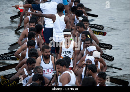 Das Bild der Schlange Boote im Nehru Regatta Tag, Allaepy, Punnamda See, Kerala Indien Stockfoto