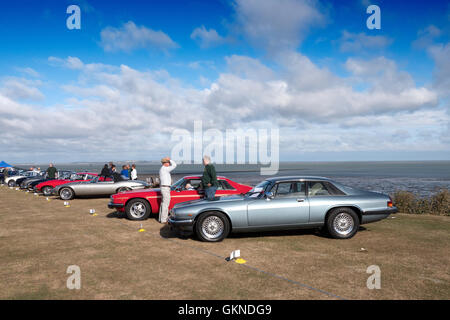 Autos auf dem Display auf Whitstable Classic Motor Show, Tankerton Pisten Kent UK Stockfoto