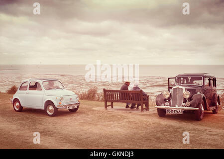 Autos auf dem Display auf Whitstable Classic Motor Show, Tankerton Pisten Kent UK Stockfoto