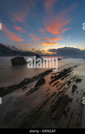 Sonnenuntergang am Strand von Sakoneta Stockfoto