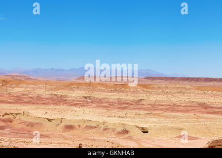 Blauer Himmel über Atlas, Marokko Stockfoto