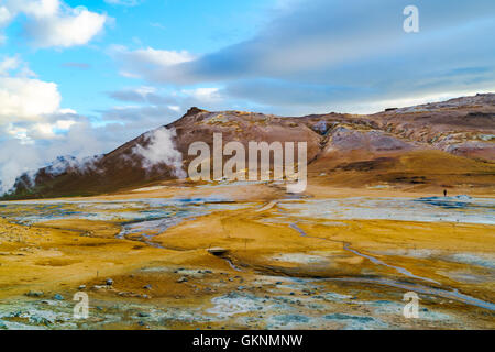 Blick auf Hverir geothermische Gebiet in Nord-Island Stockfoto