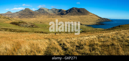 Die Rum Cuillin Berge und Harris Bay über Glen Harris, Isle of Rum, Scotland, UK Stockfoto