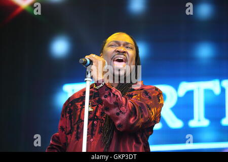 Rückspulen Sie zu, Festival, Henley-on-Thames, Oxfordshire, Vereinigtes Königreich. Die Erde, Wind & Feuer Erfahrung Feat. Die Al Mckay All Stars. Musik an seine besten © Uwe Deffner/Alamy Live News Bildnachweis: Uwe Deffner/Alamy Live News Stockfoto