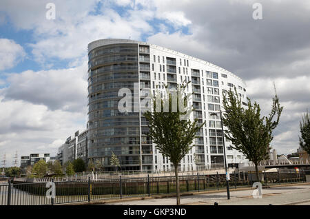 Greenwich, London, UK. 21. August 2016, neu gebaute Wohnungen in der Nähe der Cutty Sark in Greenwic Credit: Keith Larby/Alamy Live News Stockfoto