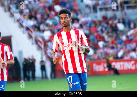 Gijón, Spanien. 21. August 2016. Akram Afif (Forward, Sporting Gijon) während das Spiel der ersten Runde der Saison 2016/2017 der spanischen Liga "La Liga" zwischen Real Sporting de Gijon und Athletic Club Bilbao Molinón Stadion am 21. August 2016 in Gijon, Spanien. Bildnachweis: David Gato/Alamy Live-Nachrichten Stockfoto