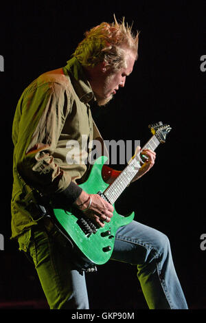 WEST PALM, FL - Dezember 08: Matt Roberts 3 führt Doors Down auf The Sound Beratung Amphitheater in West Palm Beach, Florida am 8. Dezember 2005. Bildnachweis: mpi04/MediaPunch Stockfoto