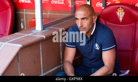 Gijón, Spanien. 21. August 2016. Abelardo Fernandez (Trainer, Sporting Gijon) während das Spiel der ersten Runde der Saison 2016/2017 der spanischen Liga "La Liga" zwischen Real Sporting de Gijon und Athletic Club Bilbao Molinón Stadion am 21. August 2016 in Gijon, Spanien. Bildnachweis: David Gato/Alamy Live-Nachrichten Stockfoto