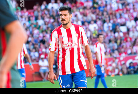 Gijón, Spanien. 21. August 2016. Sergio Alvarez (Mildfierder, Sporting Gijon) während das Spiel der ersten Runde der Saison 2016/2017 der spanischen Liga "La Liga" zwischen Real Sporting de Gijon und Athletic Club Bilbao Molinón Stadion am 21. August 2016 in Gijon, Spanien. Bildnachweis: David Gato/Alamy Live-Nachrichten Stockfoto