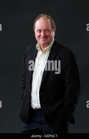 Edinburgh, UK. 22. August 2016. Edinburgh International Book Festival 9. Tag. Edinburgh International Book Festival findet statt in Charlotte Square Gardens. Edinburgh. Abgebildete James Naughtie. Pako Mera/Alamy Live-Nachrichten Stockfoto