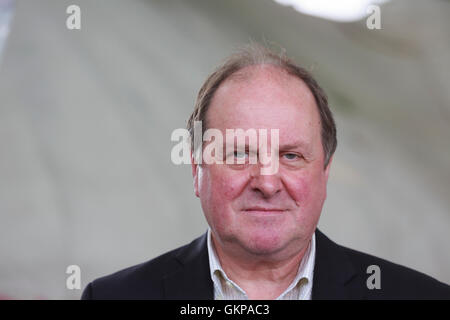 Edinburgh, UK. 22. August 2016. Edinburgh International Book Festival 9. Tag. Edinburgh International Book Festival findet statt in Charlotte Square Gardens. Edinburgh. Abgebildete c. Pako Mera/Alamy Live-Nachrichten Stockfoto