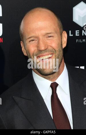 Los Angeles, CA, USA. 22. August 2016. Jason Statham im Ankunftsbereich für Mechaniker: Auferstehung Premiere, Arclight Kinos Hollywood, Los Angeles, CA 22. August 2016. Bildnachweis: Priscilla Grant/Everett Collection/Alamy Live-Nachrichten Stockfoto