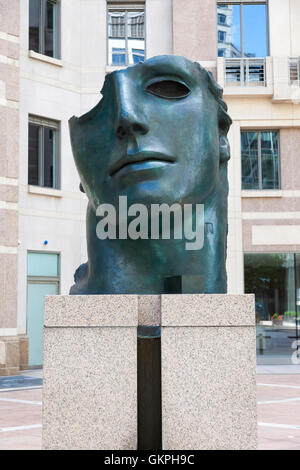 "Centurione ich" von Igor Mitoraj, 1987, Skulptur in Canary Wharf, London, UK Stockfoto