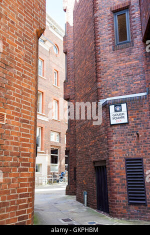 Schmale Gasse im Herzen der City of London, Gough Square, London, UK Stockfoto