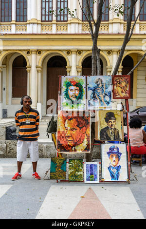 Gemälde zum Verkauf auf dem Paseo de Marti (Prado) in Alt-Havanna (La Habana Vieja), Kuba Stockfoto
