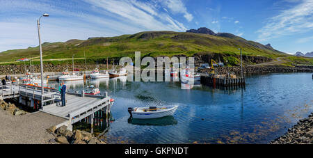 Hafen Sie in Bakkagerdi, Borgarfjordur Eystri, einem kleinen Dorf im Osten von Island. Stockfoto