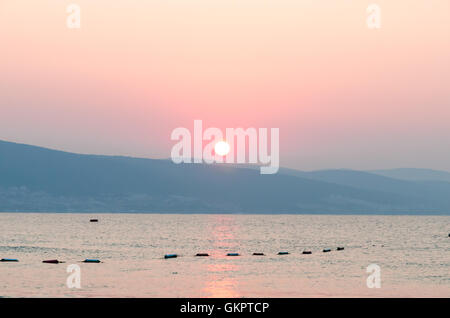 Sonnenaufgang am Strand Stockfoto