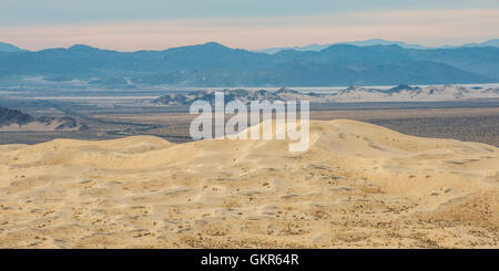 Blick vom Kelso Dünen in der Mojave-Wüste Stockfoto