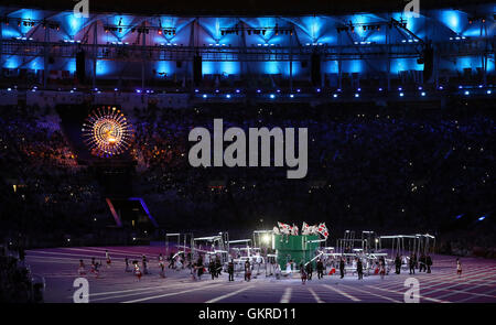 Leistungsträger für die Tokio 2020-Spiele während der Rio Olympischen Spiele 2016 Closing Ceremony im Maracana, Rio De Janeiro, Brasilien. Stockfoto