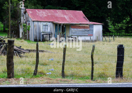 Altes Haus in der Nähe von Collingwood, Tasman District, Südinsel, Neuseeland Stockfoto